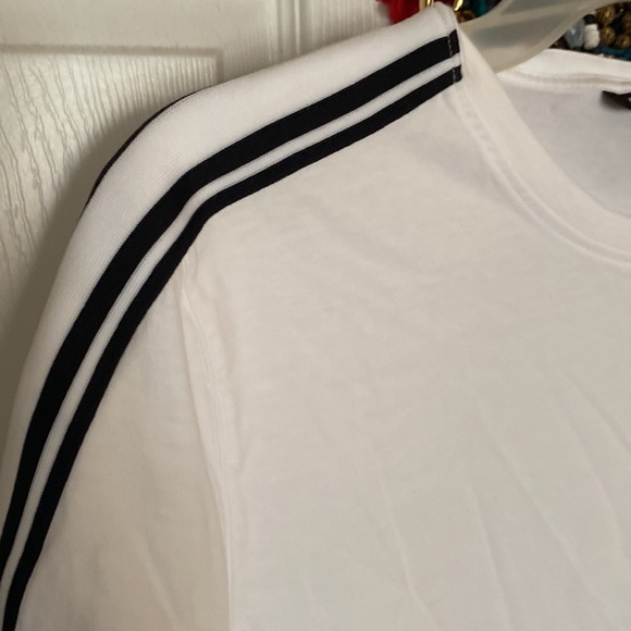 White w black stripes on the shoulders, large Michael Kors, men’s short sleeve - Picture 4 of 5